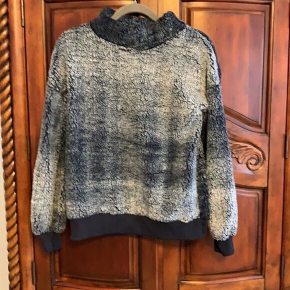 Poof Sherpa style mock neck sweatshirt- size L - Picture 2 of 6